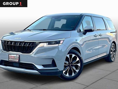 Used 2024 Kia Carnival EX image 1