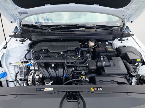 New 2025 Hyundai Elantra SEL image 28