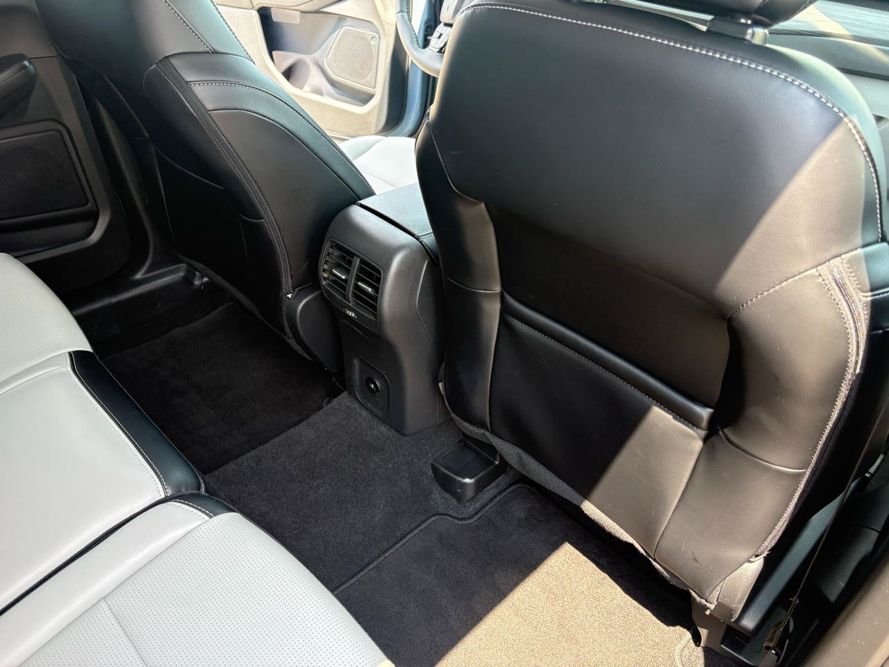 Used 2024 Ford Escape Platinum AWD/4WD image 45