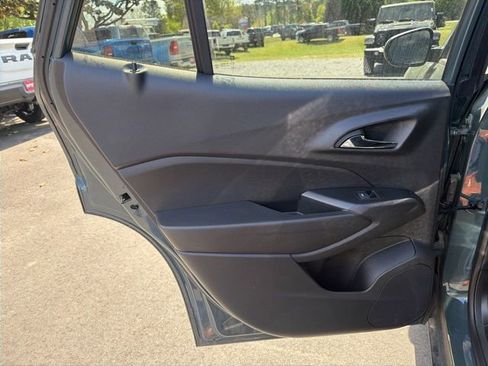 Used 2025 Chevrolet Trax LT image 15