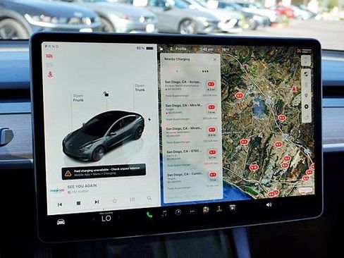 Used 2023 Tesla Model 3 Standard Range image 32