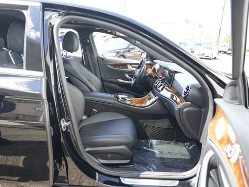 Used 2020 Mercedes-Benz E 350 4MATIC Sedan image 33