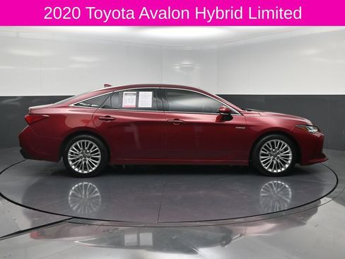 Used 2020 Toyota Avalon Limited w/ Advanced Safety Package FWD image 4