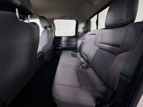 Used 2025 Nissan Frontier SV image 26