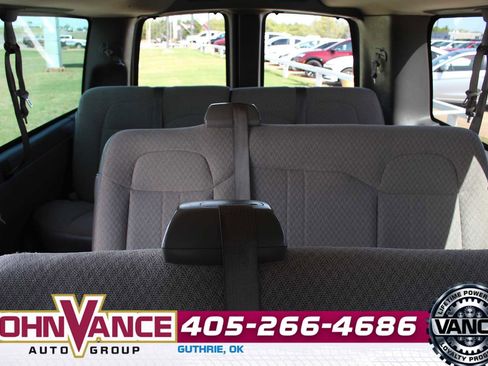 Used 2017 Chevrolet Express 2500 LT w/ LT Preferred Equipment Group image 20