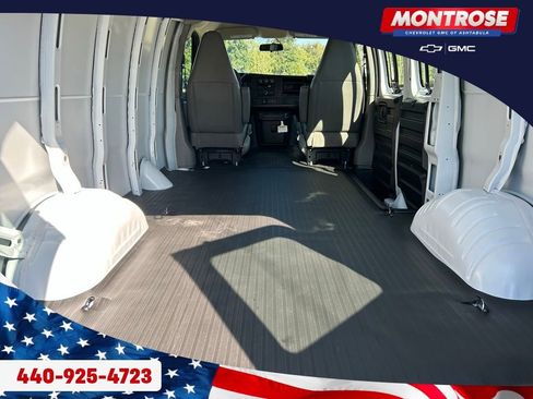 New 2025 GMC Savana 3500 w/ Driver Convenience Package image 21