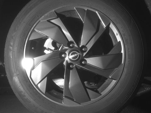 Used 2025 Nissan Rogue SV FWD image 15
