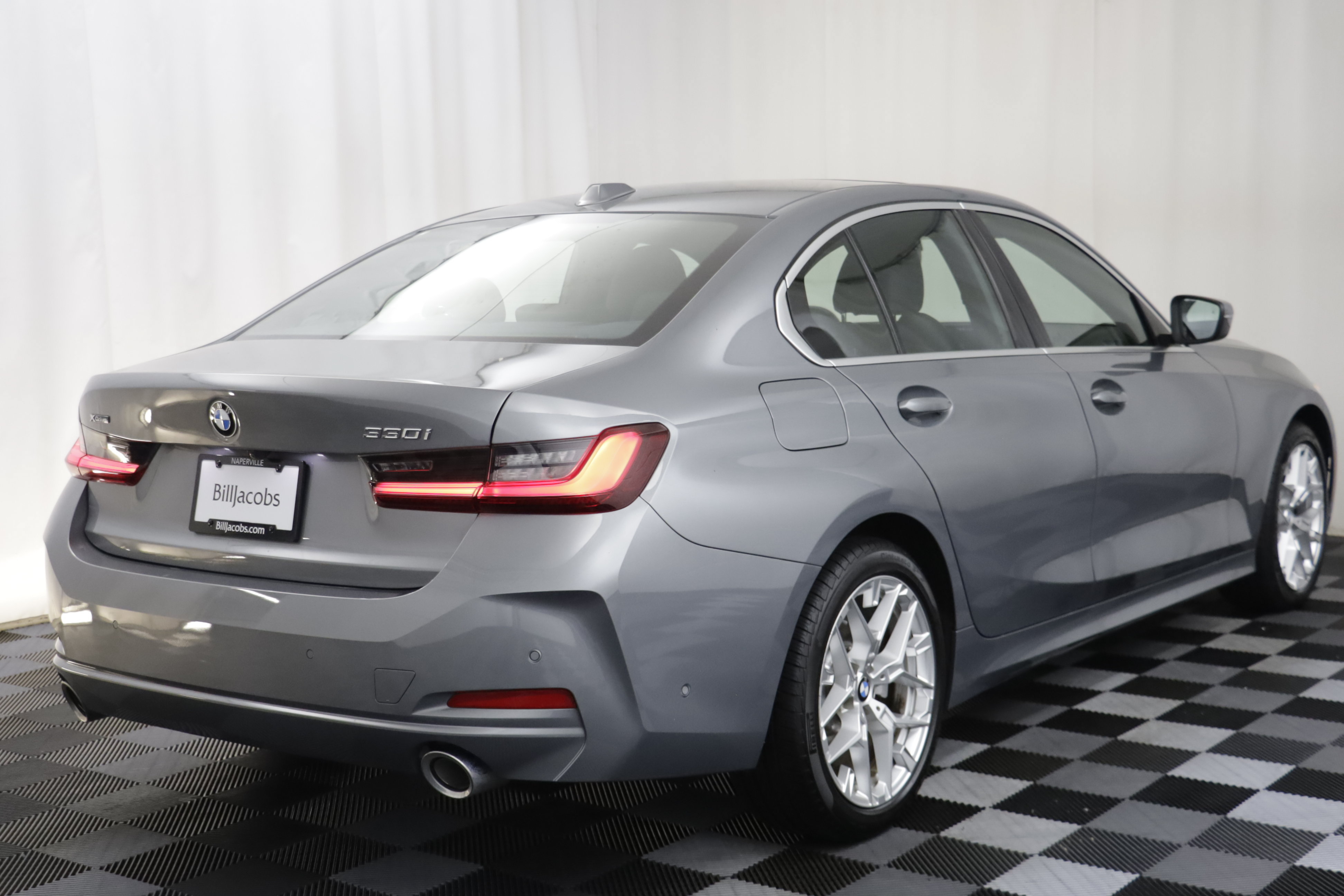 Used 2025 BMW 330i xDrive Sedan AWD/4WD image 16