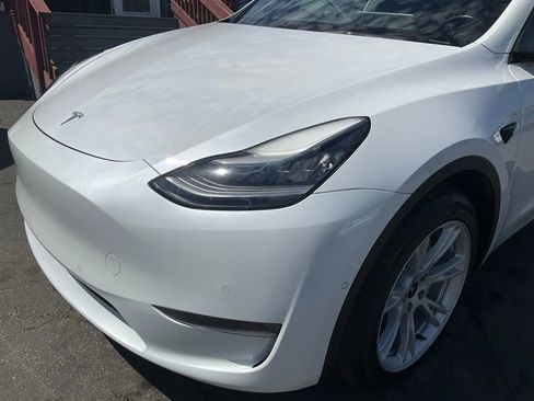 Used 2021 Tesla Model Y Long Range image 95