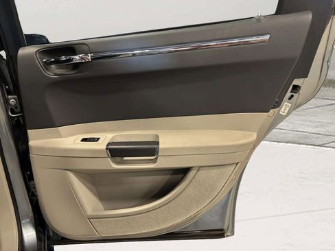 Used 2006 Chrysler 300 SRT8 w/ SRT Option Group II image 25