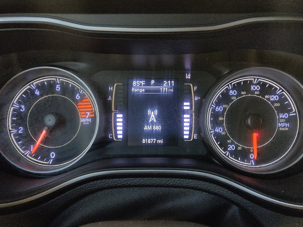 Used 2021 Jeep Cherokee Latitude Plus FWD image 23