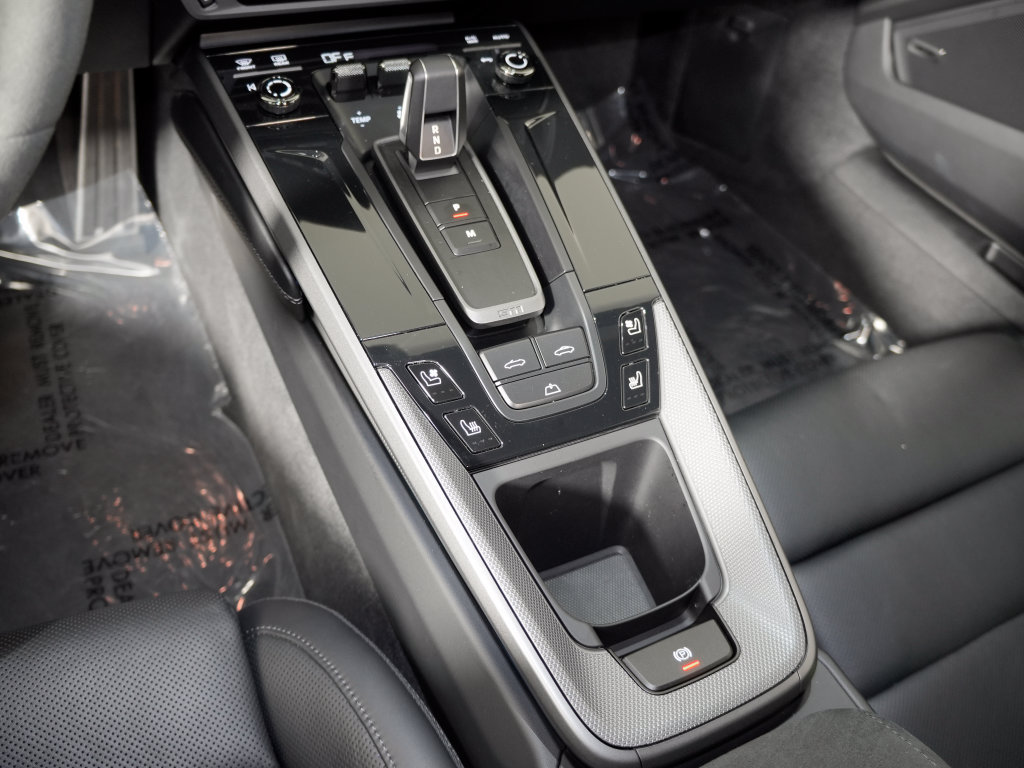 Certified 2025 Porsche 911 Carrera w/ Premium Package RWD image 39