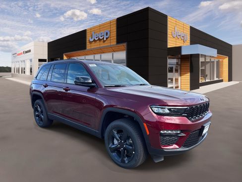 New 2025 Jeep Grand Cherokee Limited w/ Black Appearance Package image 1