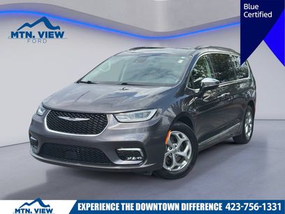 Used 2023 Chrysler Pacifica Limited