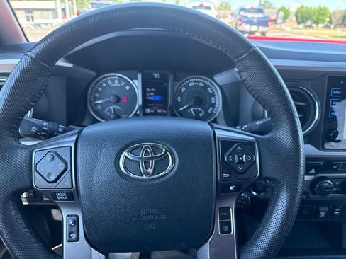 Used 2019 Toyota Tacoma Limited AWD/4WD image 30