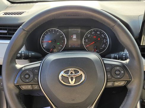 Used 2021 Toyota RAV4 XLE Premium image 25