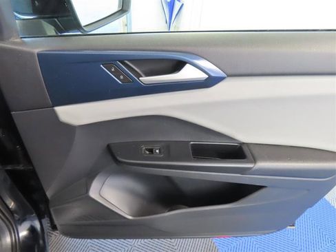 Used 2022 Volkswagen Taos SE AWD/4WD image 34