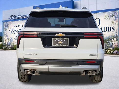 New 2026 Chevrolet Traverse LT w/ Driver Confidence Package FWD image 8
