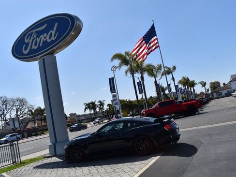 Used 2020 Ford Mustang Shelby GT500 w/ Carbon Fiber Track Pack image 22