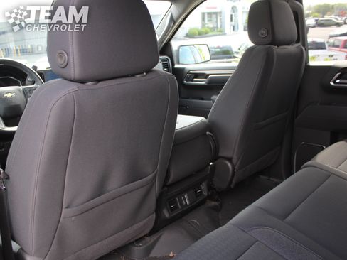 Used 2025 Chevrolet Silverado 1500 LT w/ LPO, Dark Essentials Package AWD/4WD image 21