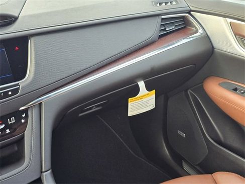 New 2026 Cadillac XT5 Premium Luxury image 18
