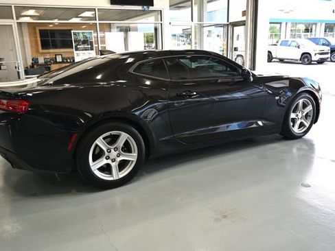 Used 2016 Chevrolet Camaro LT RWD image 6