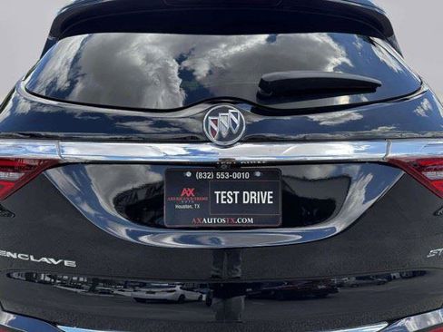 Used 2023 Buick Enclave Essence w/ Experience Buick Package FWD image 17