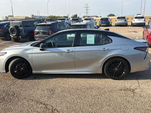 Used 2022 Toyota Camry XSE FWD image 6