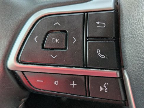 Used 2024 Toyota Highlander XLE image 23