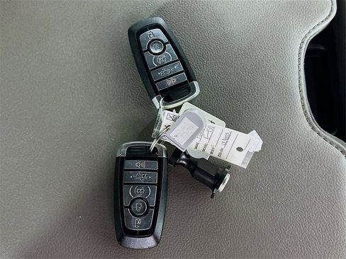 Used 2019 Ford F150 Lariat image 35