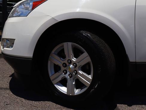 Used 2012 Chevrolet Traverse LT FWD image 5