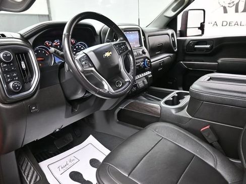 Used 2022 Chevrolet Silverado 2500 LTZ w/ LTZ Convenience Package AWD/4WD image 18