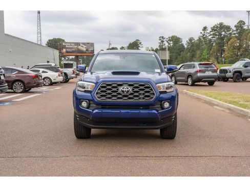 Used 2023 Toyota Tacoma TRD Sport image 2