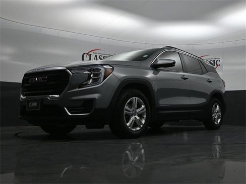 Used 2024 GMC Terrain SLE w/ Driver Convenience Package image 25