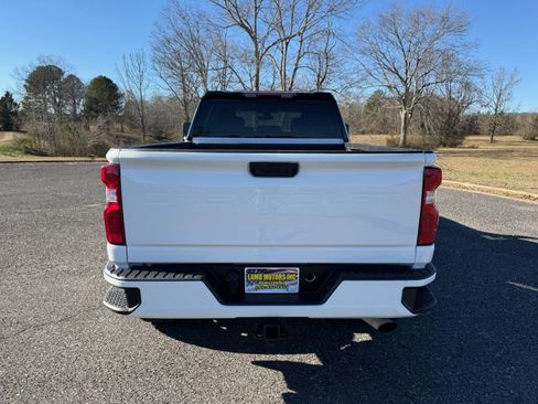 Used 2022 Chevrolet Silverado 2500 Custom w/ Custom Convenience Package image 4