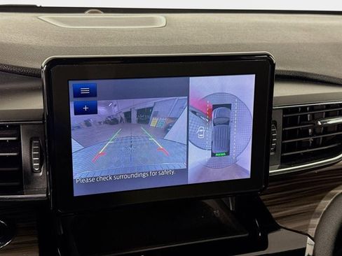 Used 2021 Ford Explorer Limited image 17