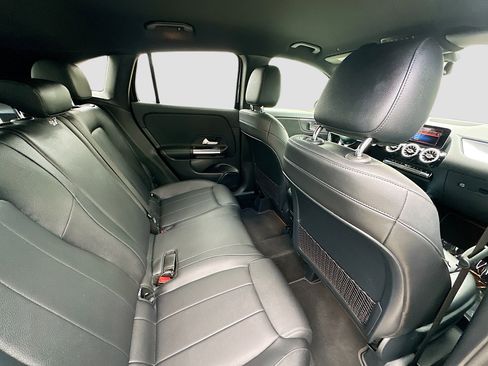 Used 2021 Mercedes-Benz GLA 250 image 29