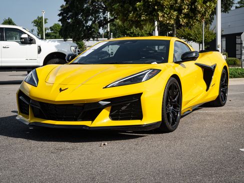 Used 2026 Chevrolet Corvette Z06 RWD image 5