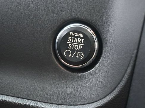 Used 2013 Dodge Challenger SXT RWD image 22