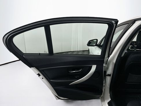 Used 2013 BMW 320i Sedan image 24