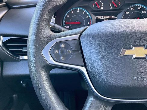 Used 2021 Chevrolet Traverse LS image 11