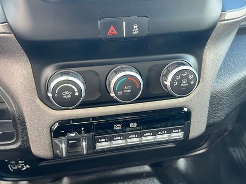 Used 2019 RAM 3500 Tradesman w/ Chrome Appearance Group image 33