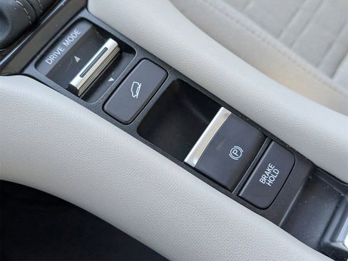 Used 2023 Honda HR-V LX image 21