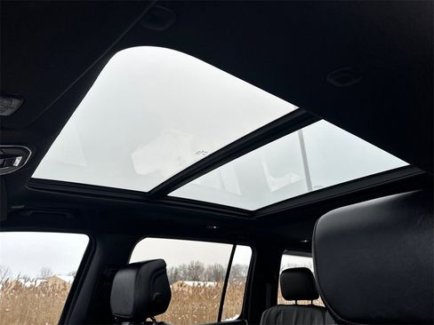 Used 2022 Jeep Wagoneer Series II w/ Premium Group I image 5