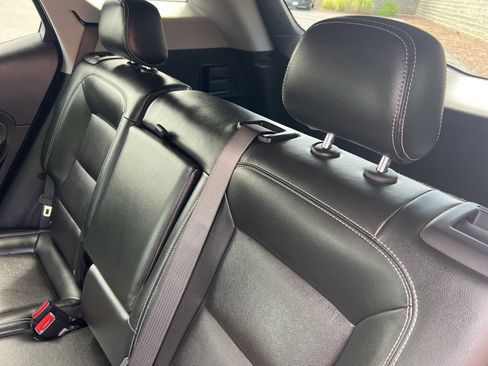 Used 2022 GMC Terrain SLT image 24