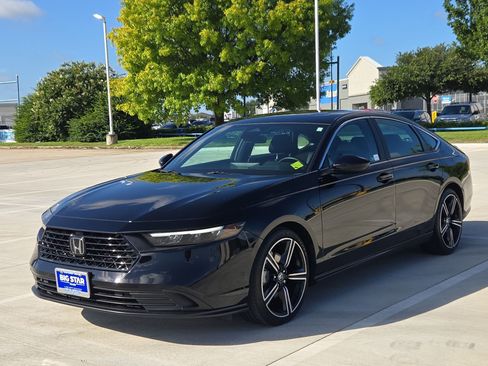 Used 2025 Honda Accord Sport image 5