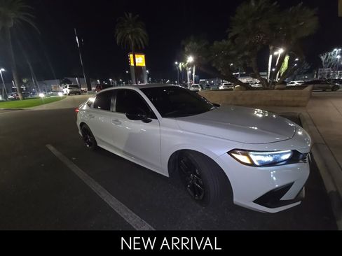 Used 2023 Honda Civic Sport image 2