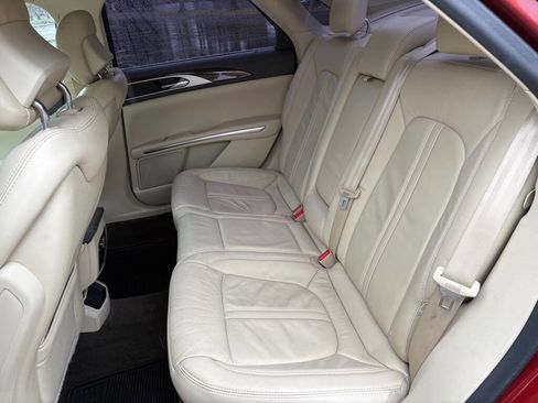 Used 2014 Lincoln MKZ image 18