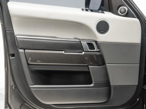 Used 2020 Land Rover Range Rover Sport SVR image 38