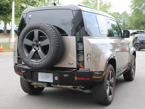 Used 2023 Land Rover Defender 90 X AWD/4WD image 4
